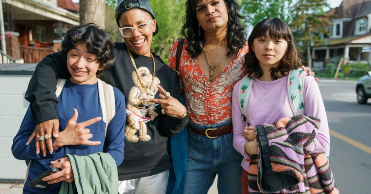 1 de junho: “Sort Of” (temporada 3), STAR Life