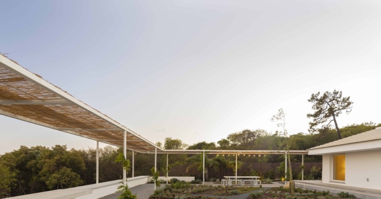 O jardim no exterior
